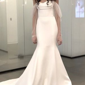 Vera Wang Ava - pristine, never worn! Size 10